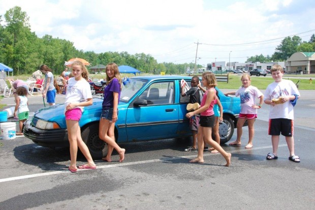 Gloversville R&Q Booster Club car wash